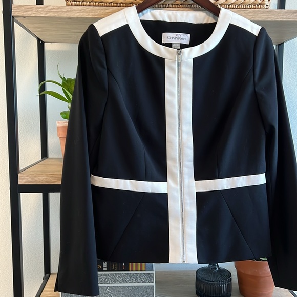 Calvin Klein Zip Front Modern Blazer, 10P - Picture 3 of 6